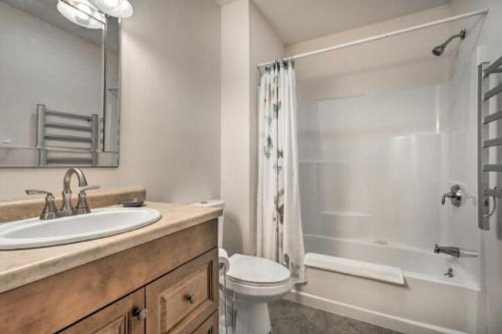 Stylish Killington House 3 Miles To Skiing! - thumb 3