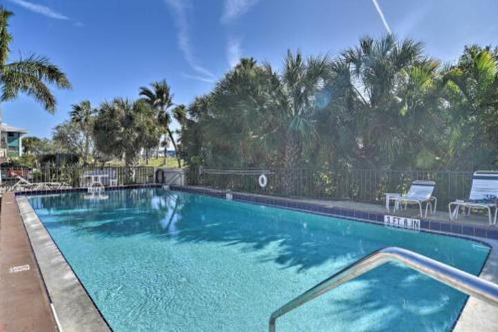 Renovated Beach Nook With Lanai Steps From Gulf - thumb 5