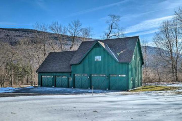 Green Barn Near Skiing With Mt. Equinox Views! - thumb 1