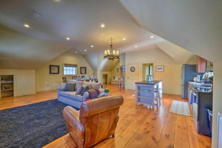 Green Barn Near Skiing With Mt. Equinox Views! - thumb 5