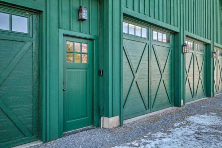 Green Barn Near Skiing With Mt. Equinox Views! - thumb 2