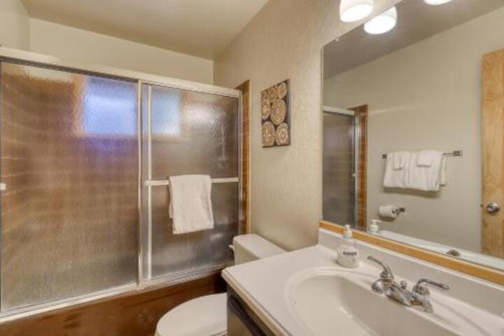 Julie Lane Retreat - thumb 1