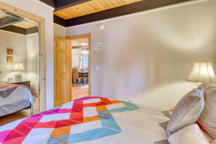 Julie Lane Retreat - thumb 2