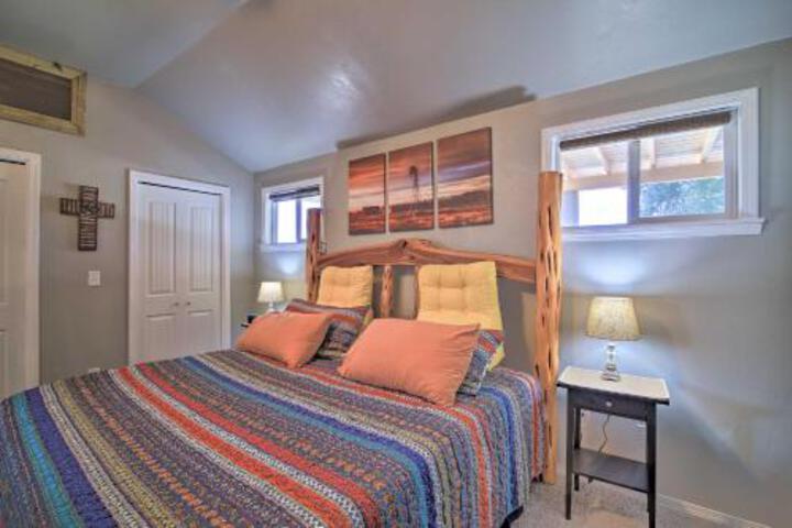 Updated Cabin With Fire Pit 1 Mile From Downtown! - thumb 1