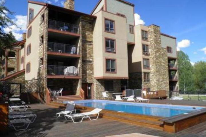 Breakaway West Studio Apts - thumb 3