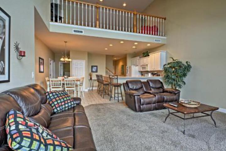 Waterfront Condo On Lake Of The Ozarks W / 2 Pools! - thumb 0