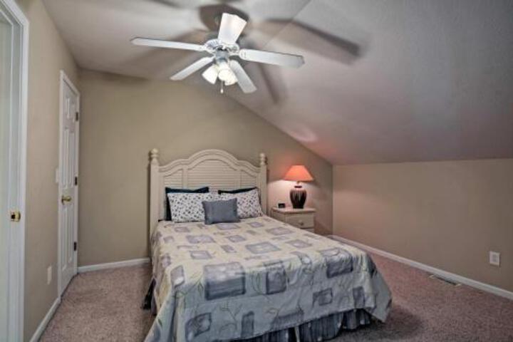 Waterfront Condo On Lake Of The Ozarks W / 2 Pools! - thumb 4