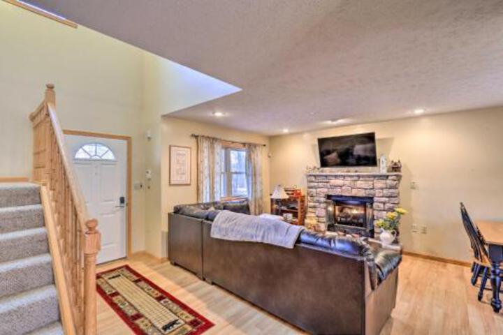 Pocono Mtn Retreat 1 Block To Pool & Beach Lake! - thumb 5