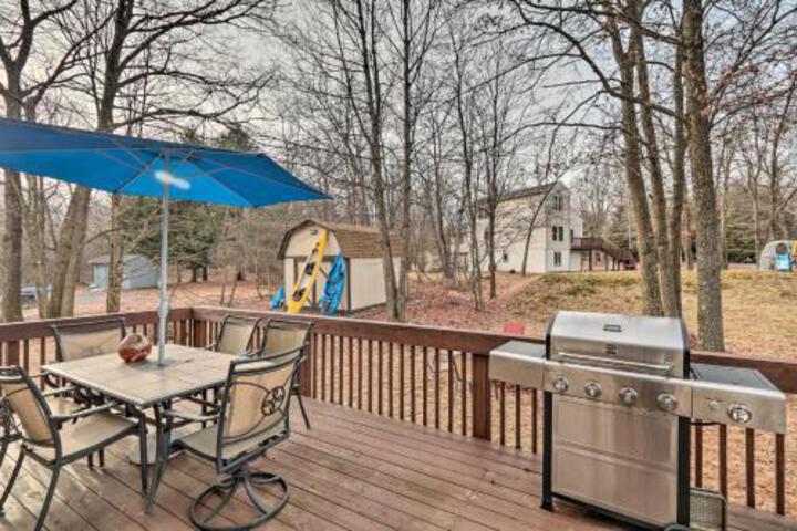 Pocono Mtn Retreat 1 Block To Pool & Beach Lake! - thumb 3