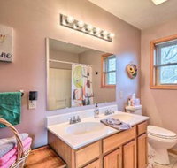 Pocono Mtn Retreat 1 Block to Pool  Beach Lake - Accommodation Indiana