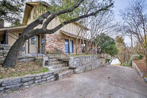 Spacious Lakefront Retreat On Lake Granbury! - thumb 4