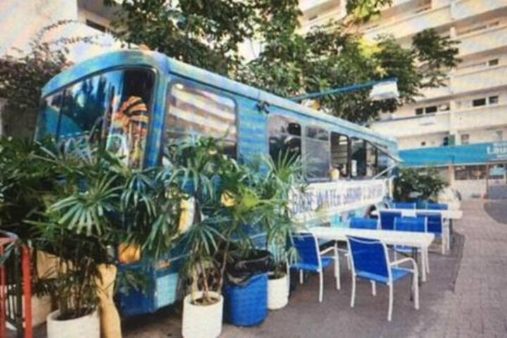 210 TROPICS!! In PARADISE! BLOCK FROM BEACH!! - thumb 1