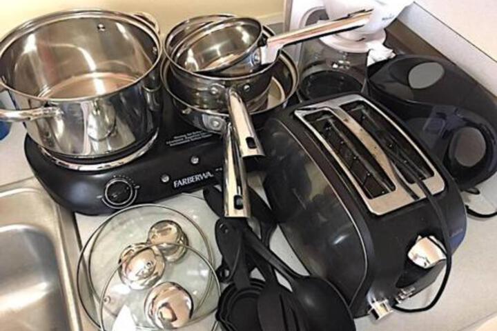 210 TROPICS!! In PARADISE! BLOCK FROM BEACH!! - thumb 3