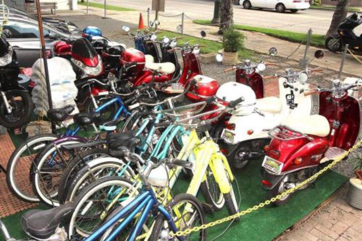 210 TROPICS!! In PARADISE! BLOCK FROM BEACH!! - thumb 5