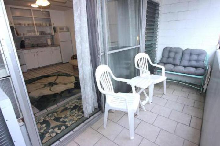 PARADISE On BEACH WALK!! SLEEPS UP TO 6!! - thumb 4