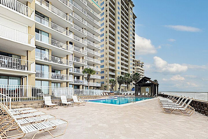 New Listing! Romar Place W / Pools & Hot Tub 3 Bedroom Condo - thumb 4