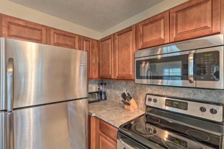 Family Poconos Escape With Community Amenities! - thumb 2