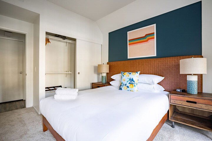 WanderJaunt Stylish Mission Valley Apts - thumb 7