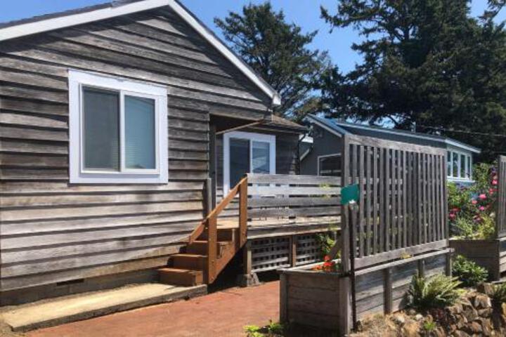 Oceanside Home With Garden Walk To Beach! - thumb 6