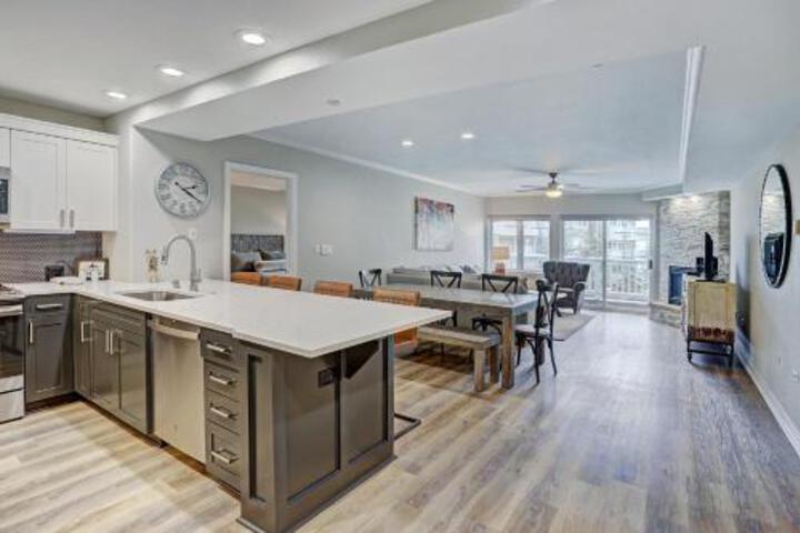 Modern 2br + Den At St. James Sleeps 10! Condo - thumb 5