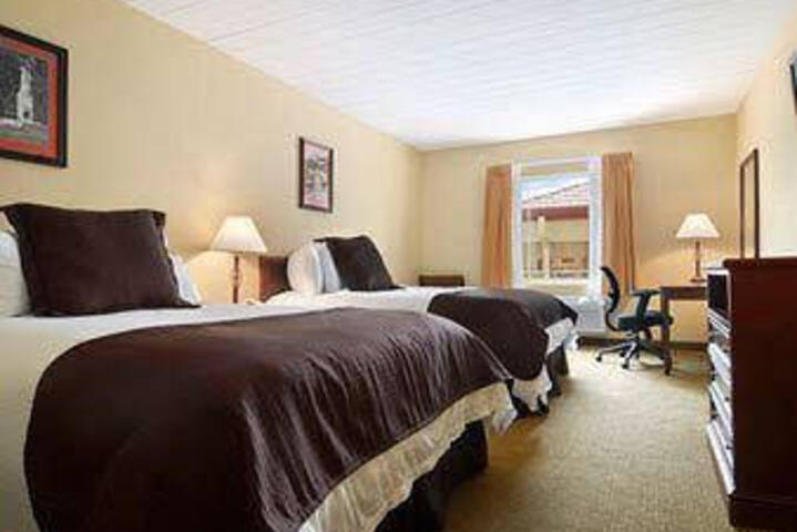 Super 8 Monterey - thumb 4