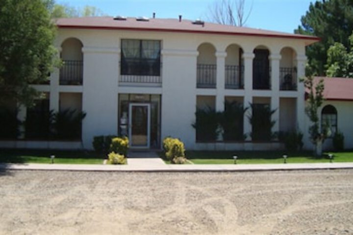 Tavares Inn - thumb 0