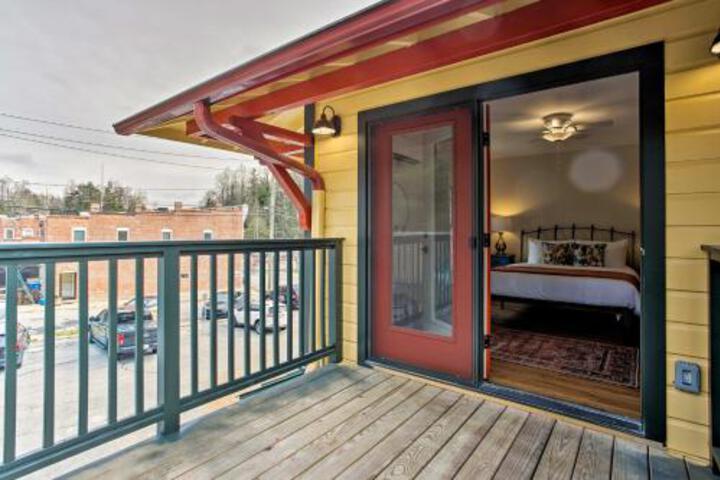 Ideally Located Saluda Apartment On Main St! - thumb 0