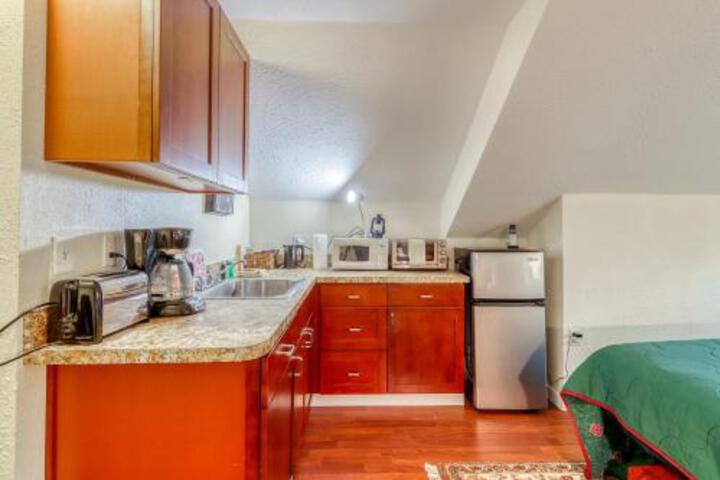 Studio By The Gazebo In Langley - thumb 3