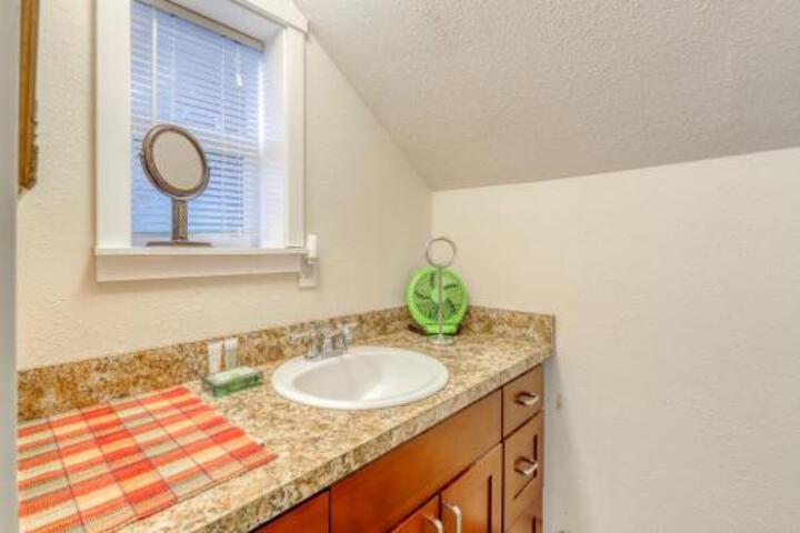 Studio By The Gazebo In Langley - thumb 0