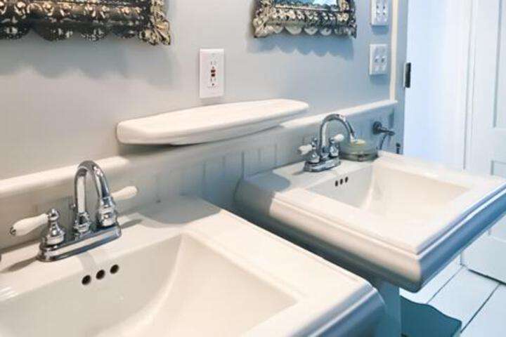 Lincoln Escape - thumb 3