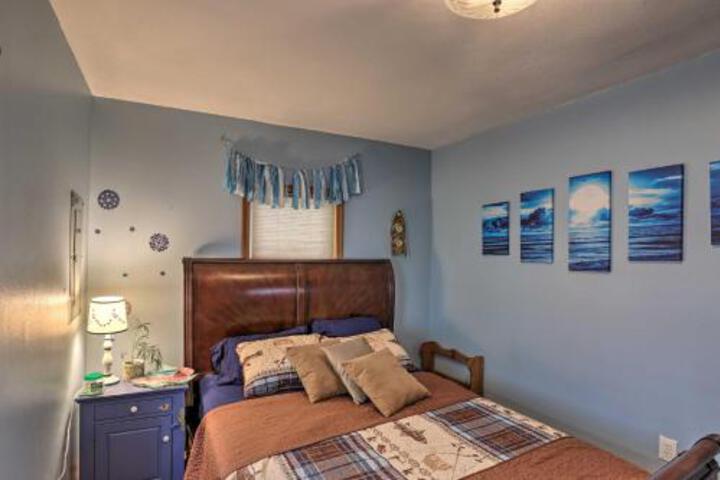 Cozy Toledo Home With Fire Pit Steps To Water! - thumb 3