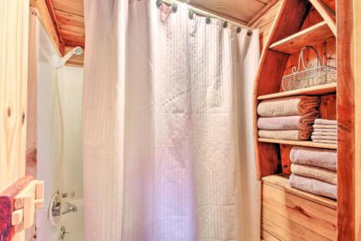 Mountain View Getaway With Boat Ramp On White River! - thumb 5