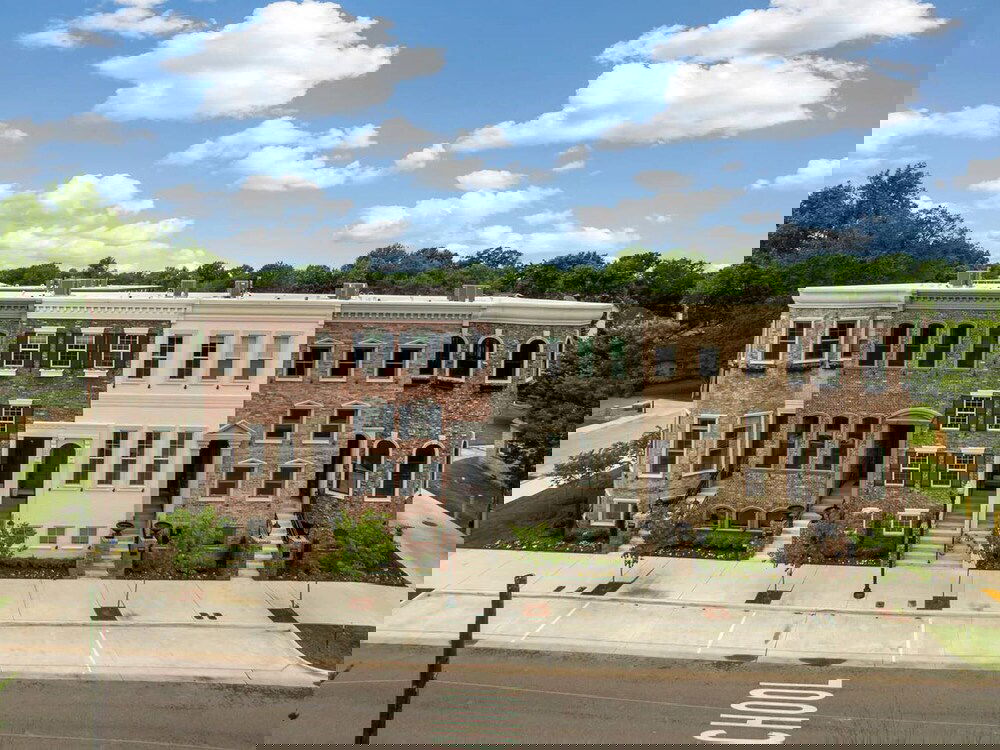 The Brownstone - 1 Block From Dtwn Square - thumb 3