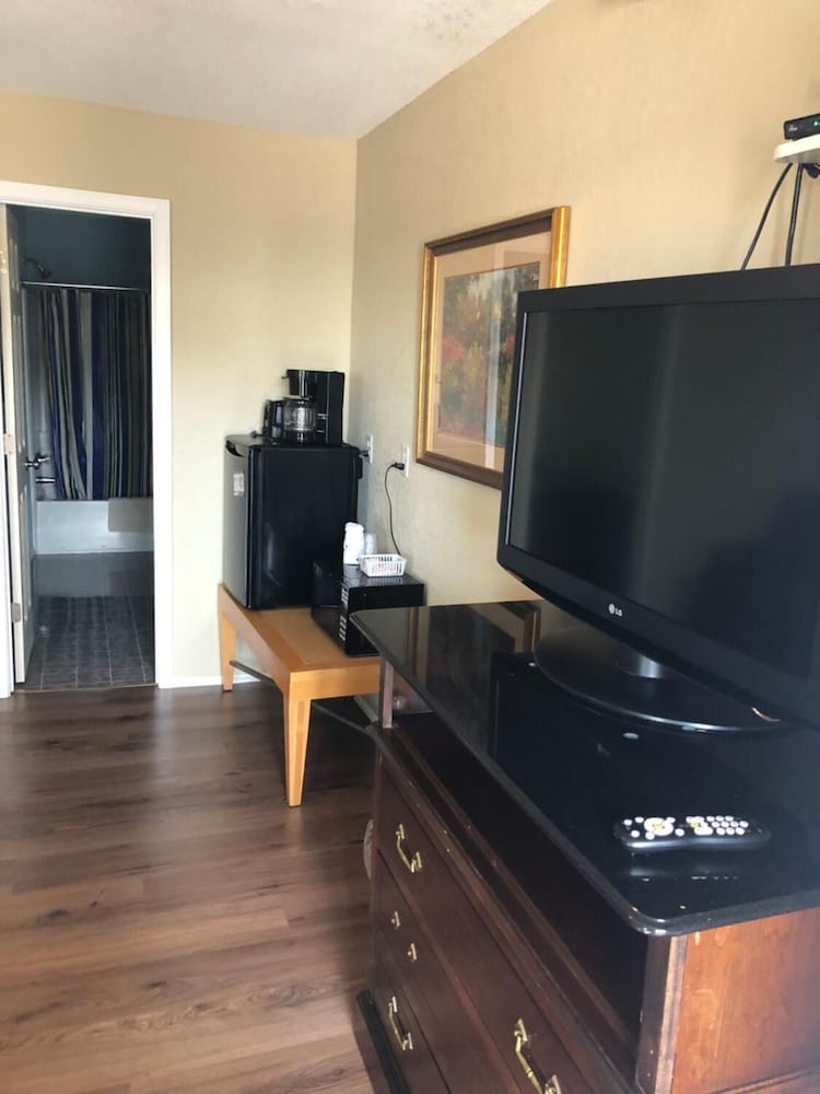 Avon Motel - thumb 0