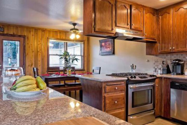 089 Chic Chalet Home - thumb 2