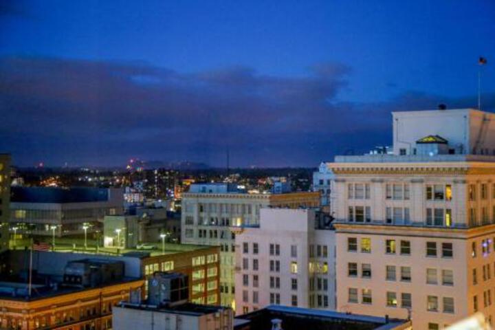 Park Avenue West Condos - thumb 3