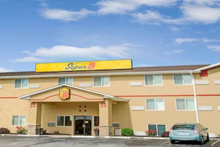 Super 8 By Wyndham Independence Kansas City - thumb 0