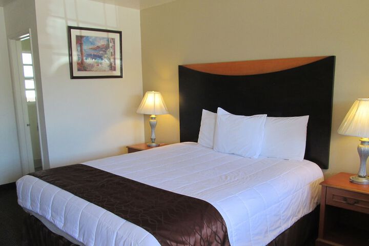 Town And Country Inn - thumb 4