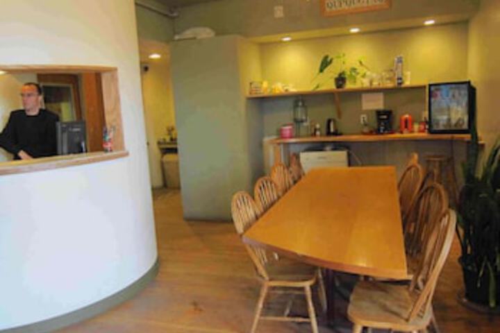 Qupqugiaq Inn - thumb 0