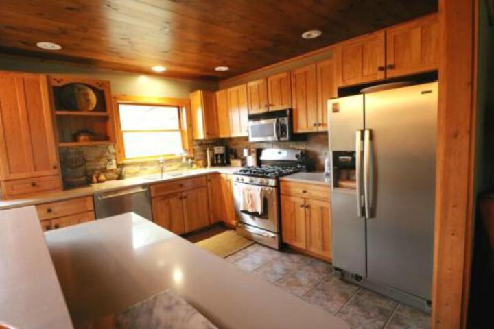 Reed Hill Cabin - thumb 4