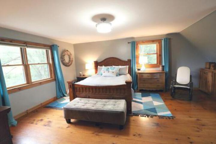 Reed Hill Cabin - thumb 2