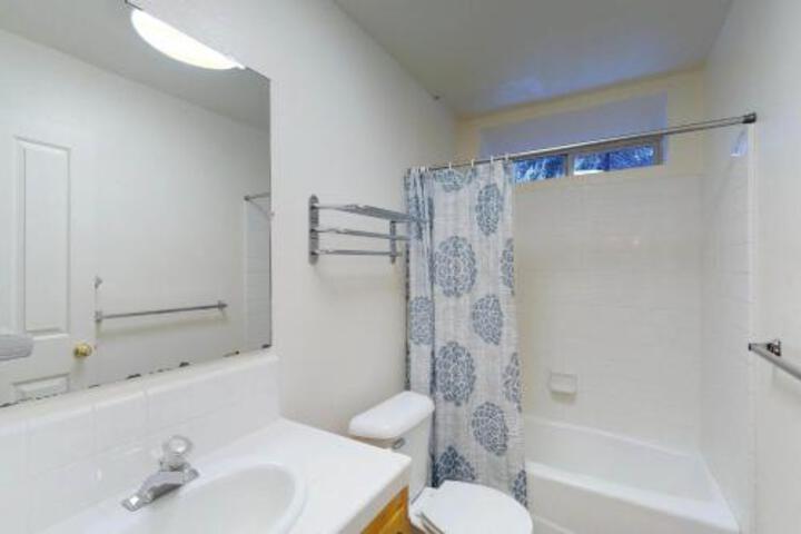 Heers Candle Crest - thumb 0