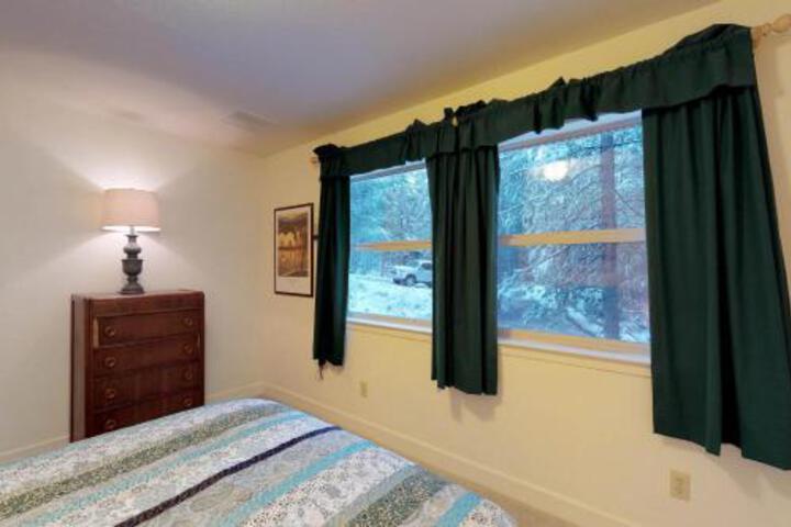 Heers Candle Crest - thumb 2