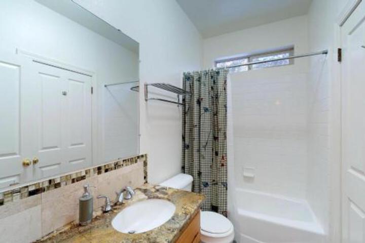 Heers Candle Crest - thumb 3