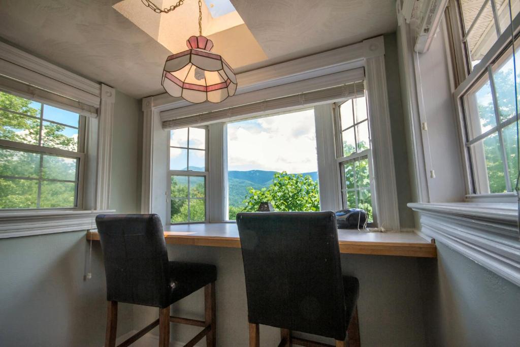 Sunridge Retreat - thumb 3