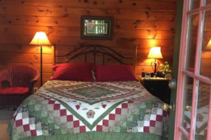 Cedar House Inn & Yurts - thumb 7