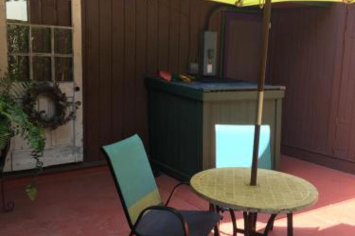 Cedar House Inn & Yurts - thumb 5