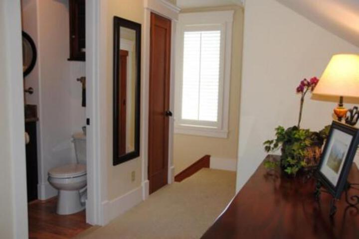 Downtown Quanit Cottage - thumb 6