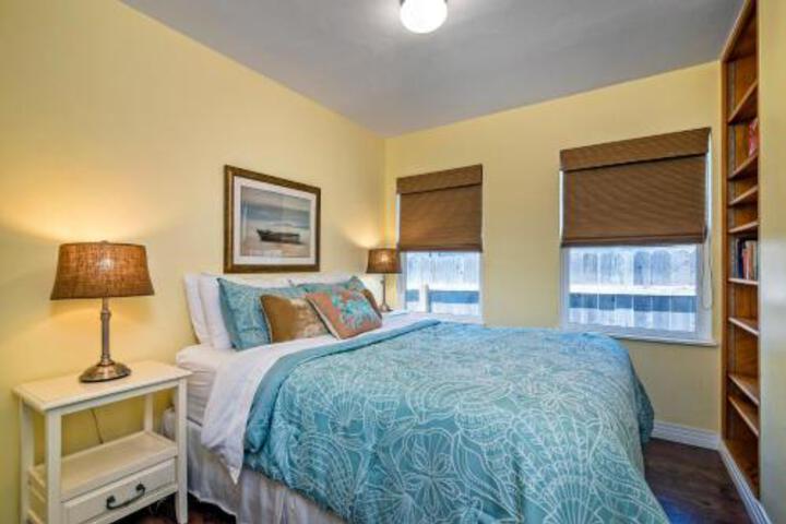 East Beach Bungalow Back Unit - thumb 5