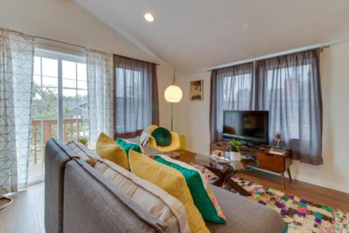 New Portland Neighborhood Studio - thumb 1